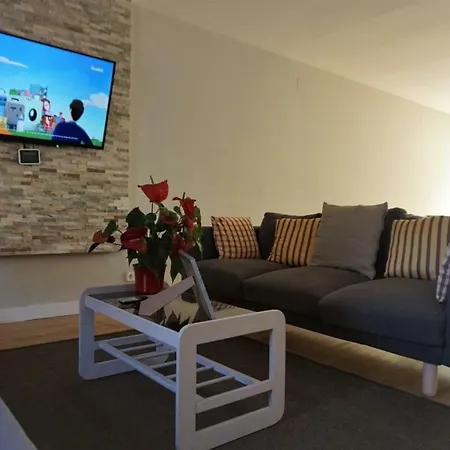 Magic Cornella Hostel *